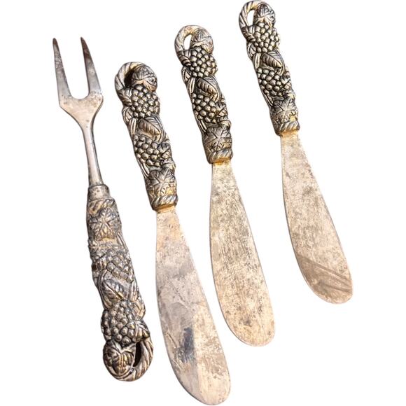 Vintage Arthur Court 4 piece one fork and three spreaders for charcuterie boards - Picture 2 of 3